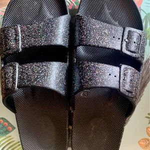 Freedom Moses black glitter slide